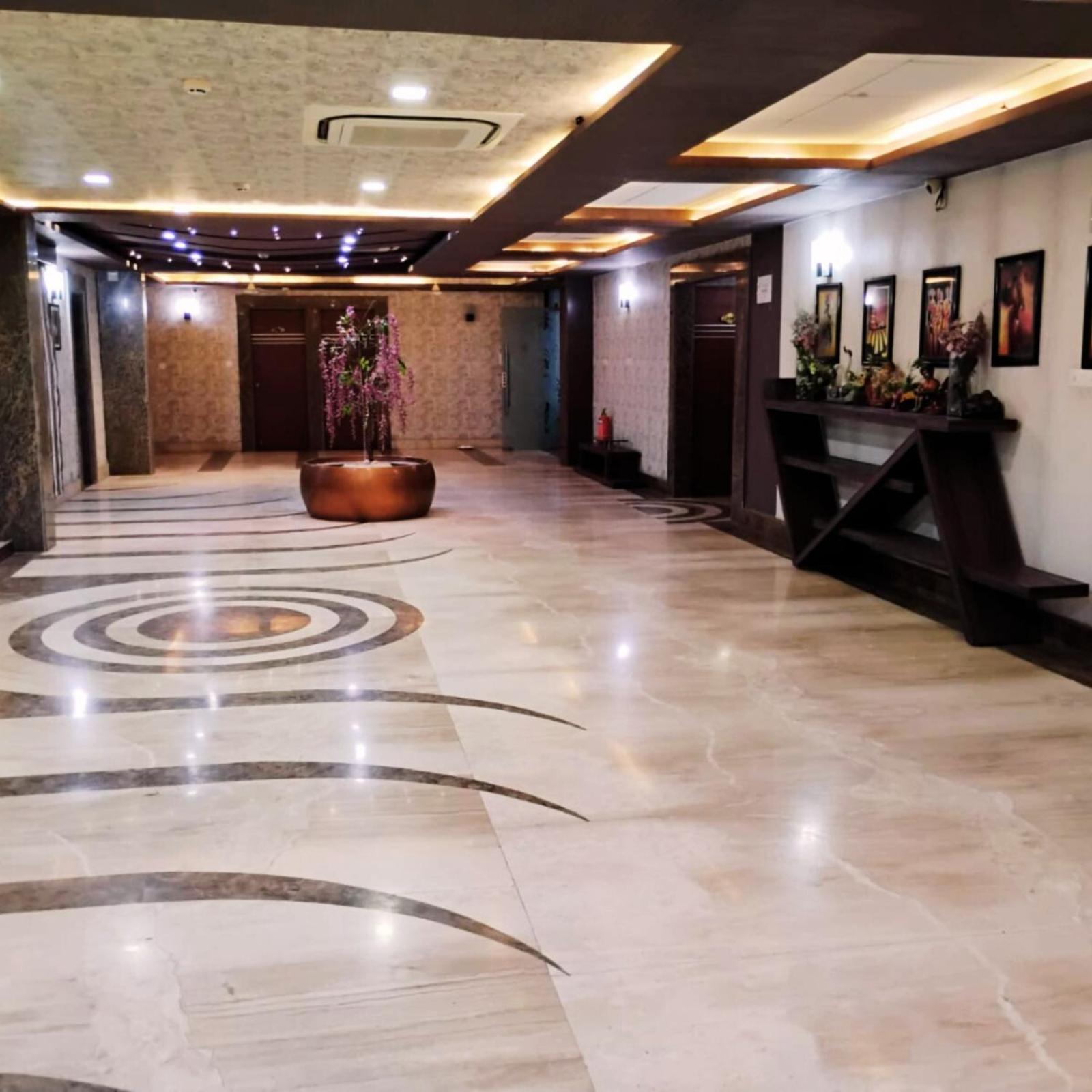 Hotel Lake View Grand Λάκναου Εξωτερικό φωτογραφία