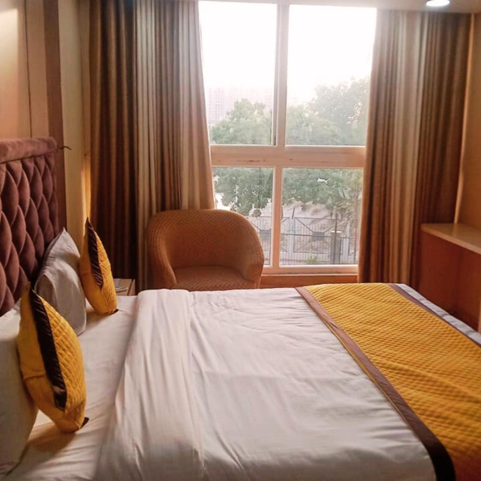 Hotel Lake View Grand Λάκναου Εξωτερικό φωτογραφία