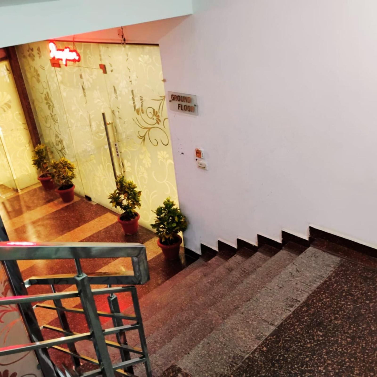 Hotel Lake View Grand Λάκναου Εξωτερικό φωτογραφία