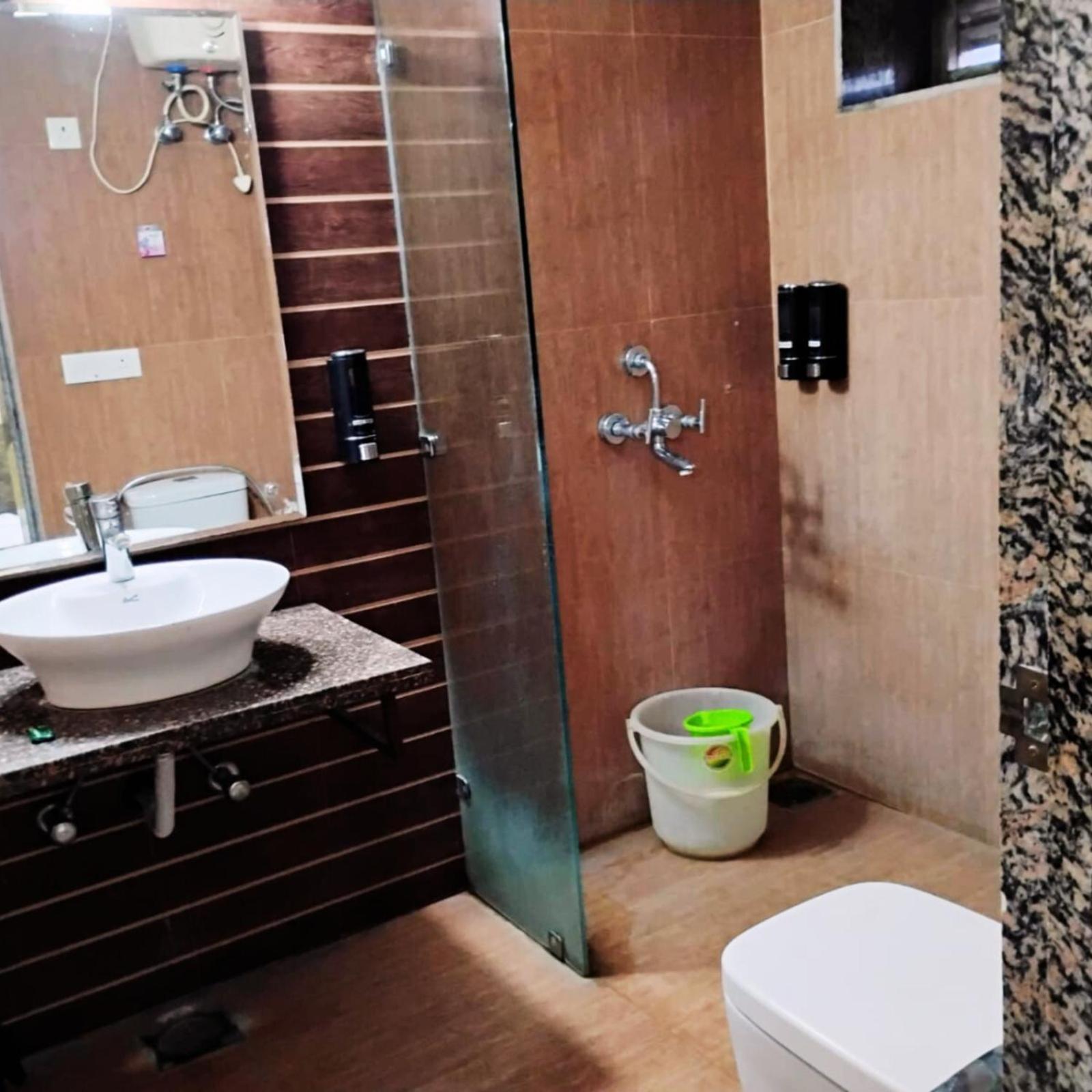 Hotel Lake View Grand Λάκναου Εξωτερικό φωτογραφία