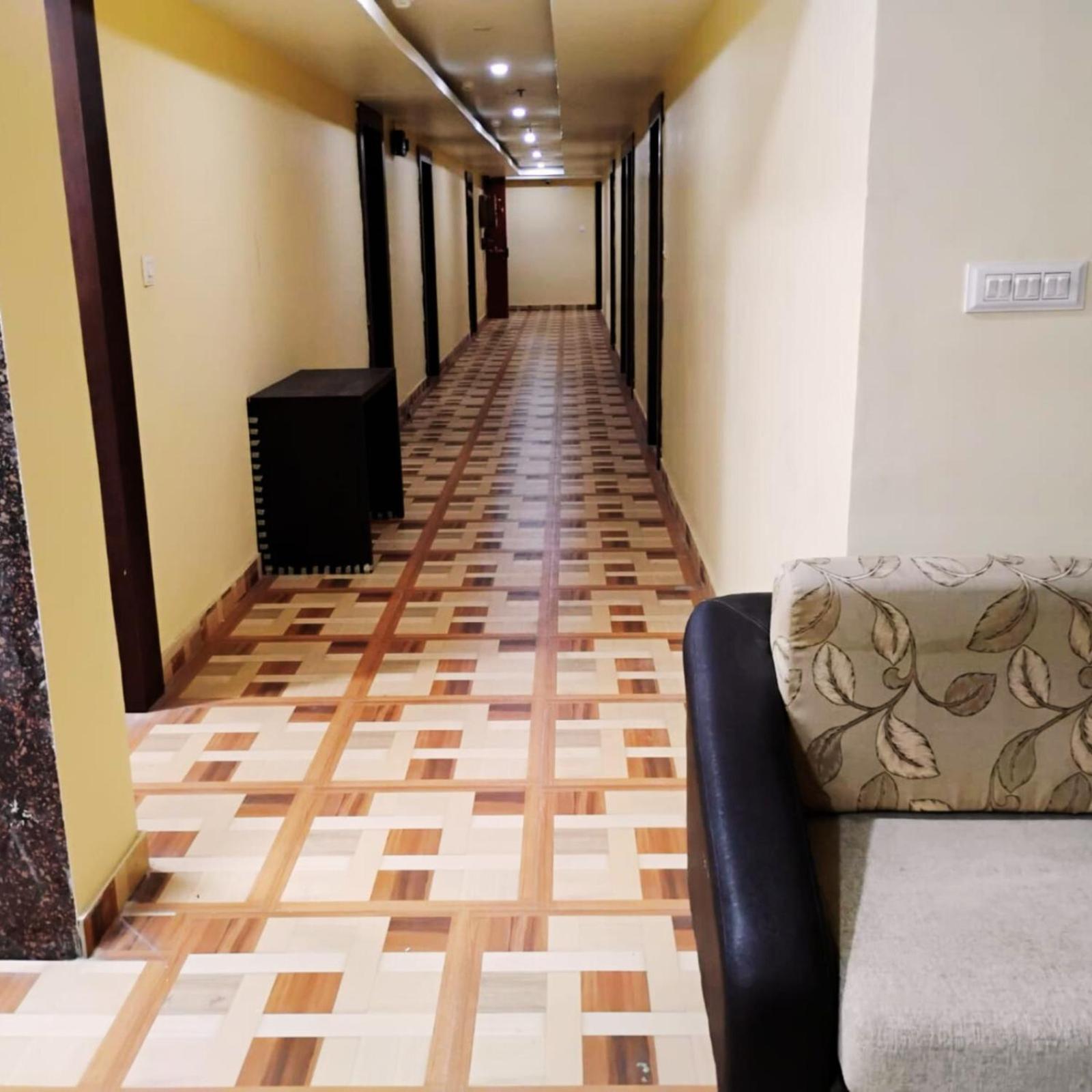Hotel Lake View Grand Λάκναου Εξωτερικό φωτογραφία
