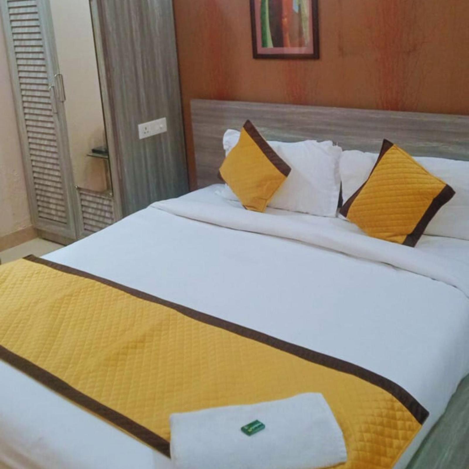 Hotel Lake View Grand Λάκναου Εξωτερικό φωτογραφία