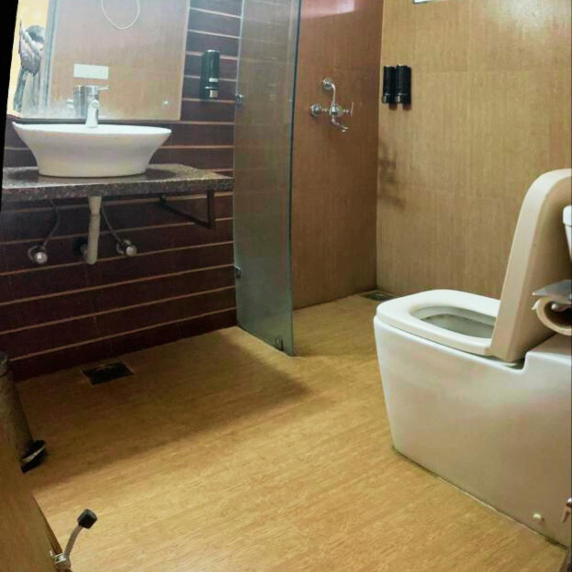 Hotel Lake View Grand Λάκναου Εξωτερικό φωτογραφία