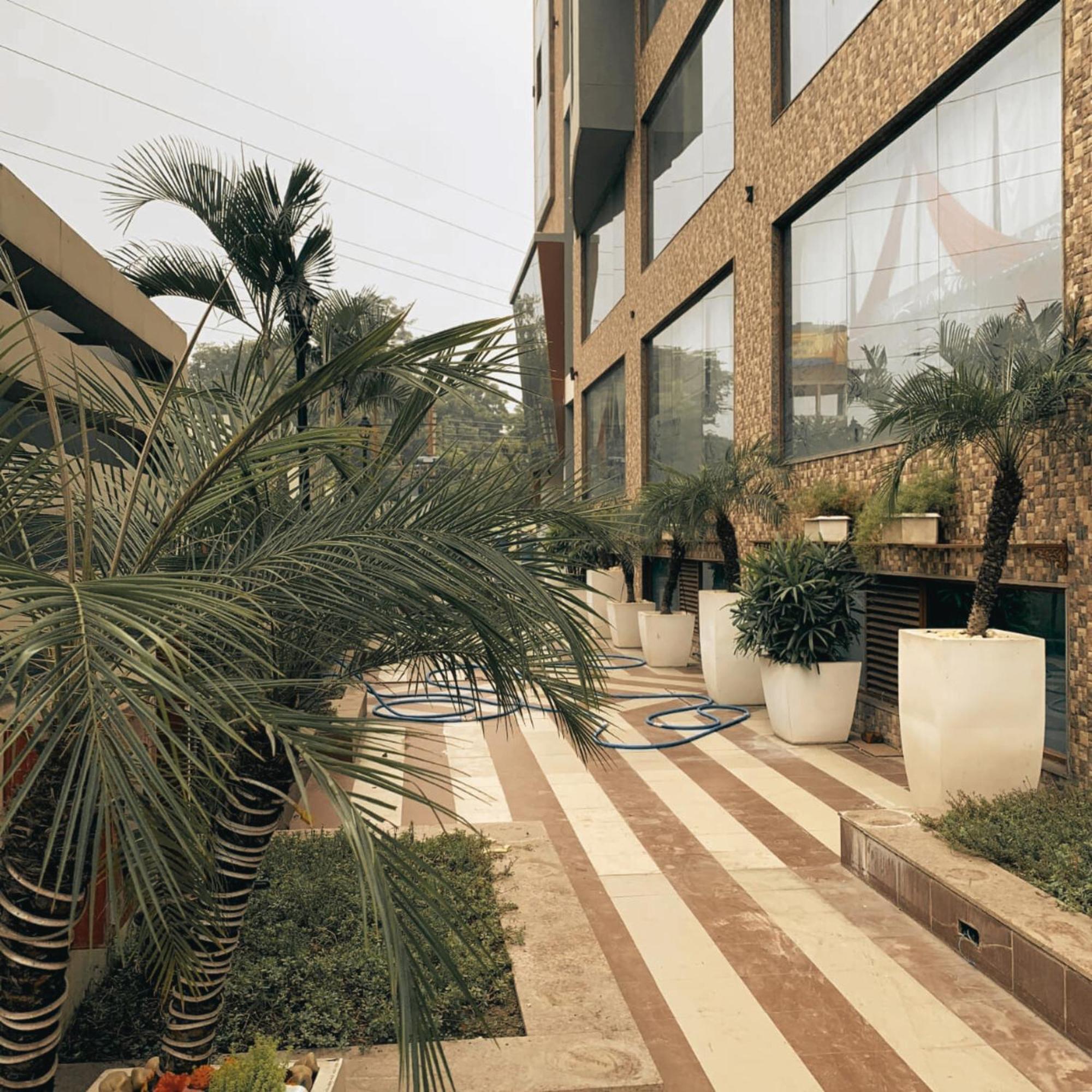 Hotel Lake View Grand Λάκναου Εξωτερικό φωτογραφία