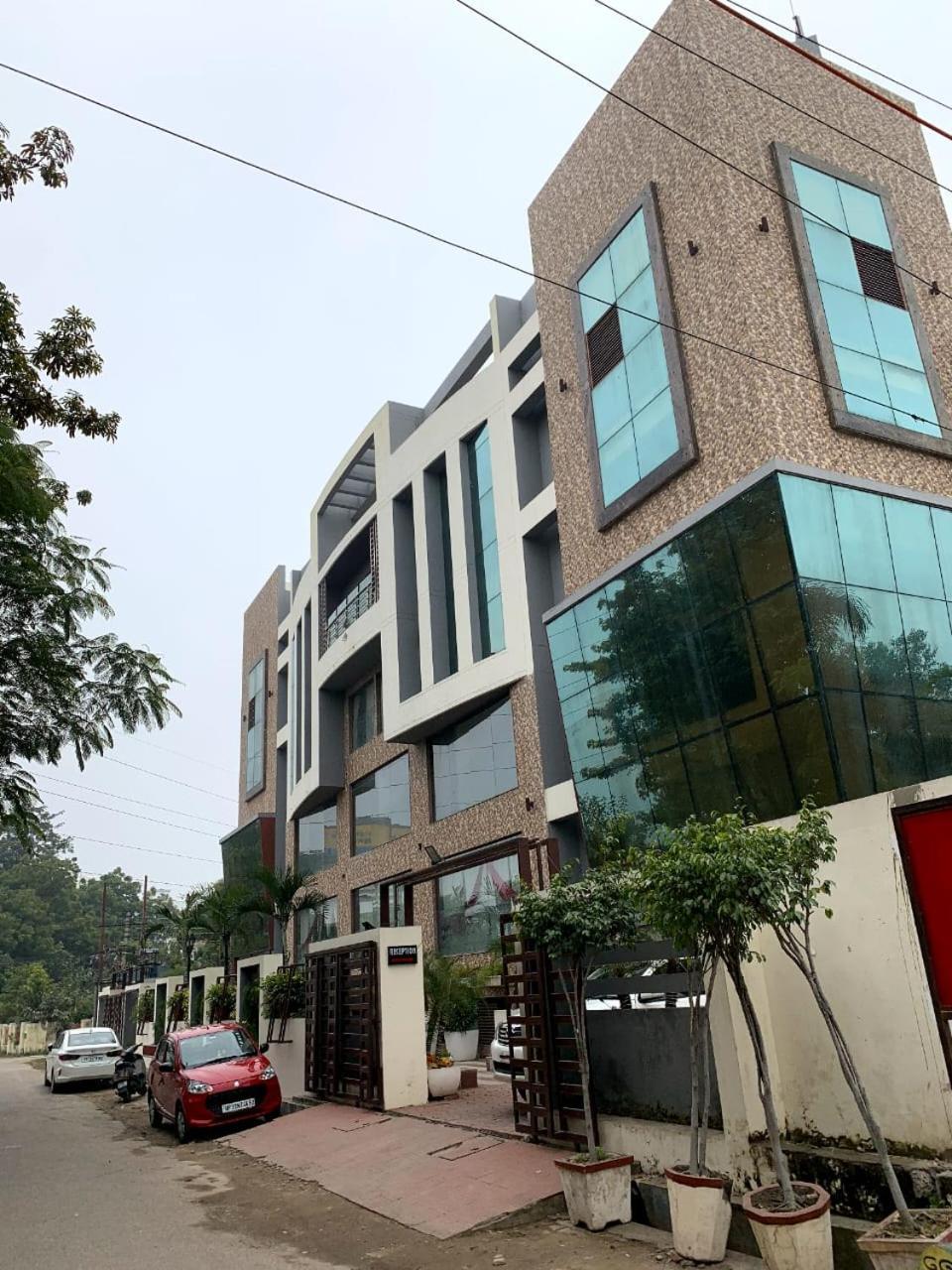Hotel Lake View Grand Λάκναου Εξωτερικό φωτογραφία