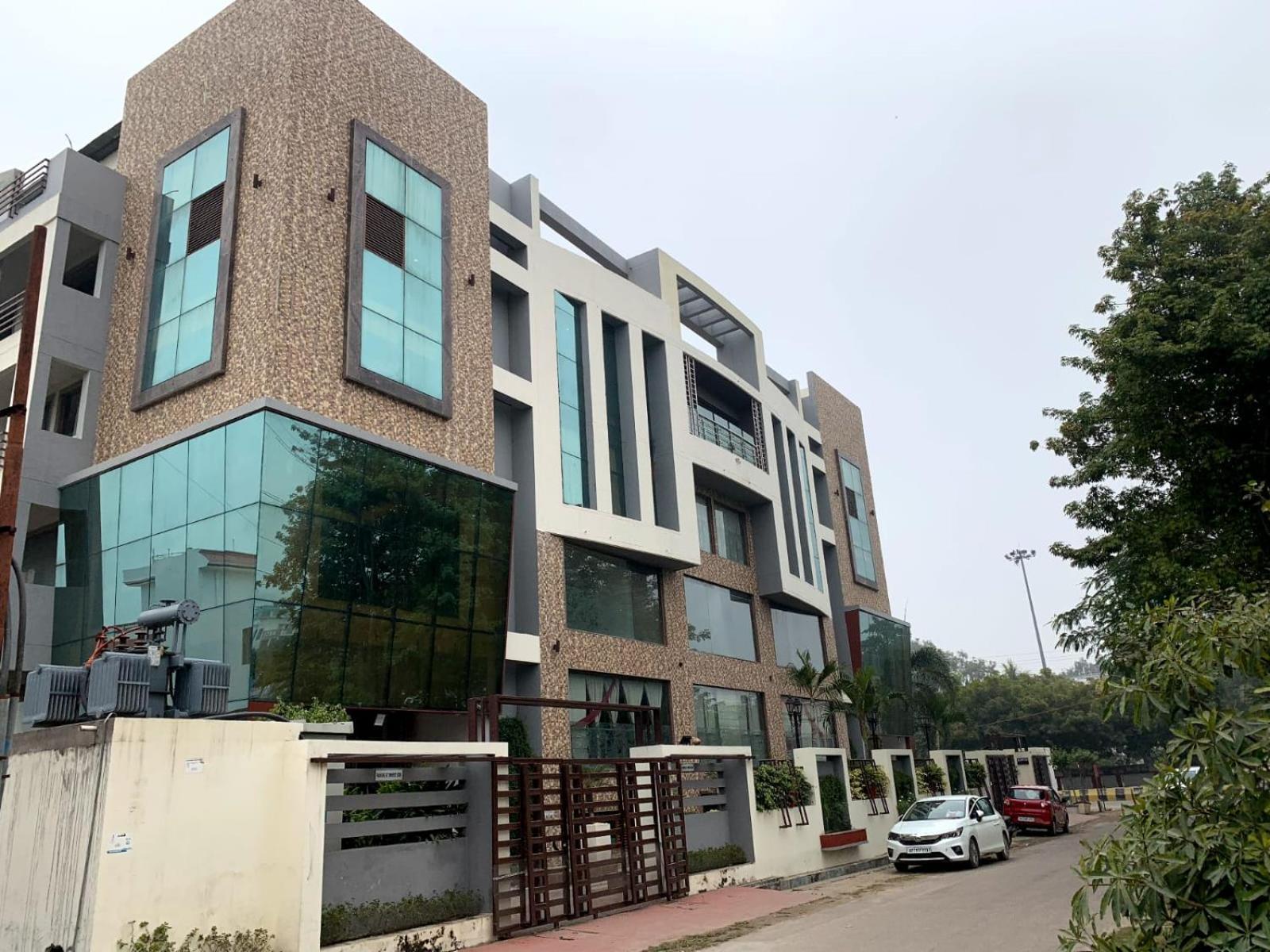 Hotel Lake View Grand Λάκναου Εξωτερικό φωτογραφία
