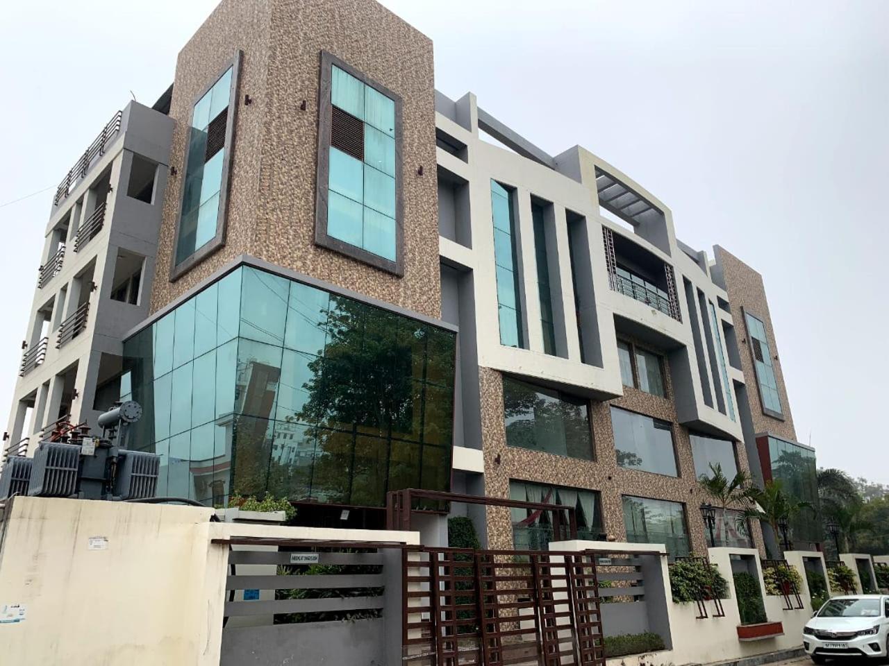 Hotel Lake View Grand Λάκναου Εξωτερικό φωτογραφία