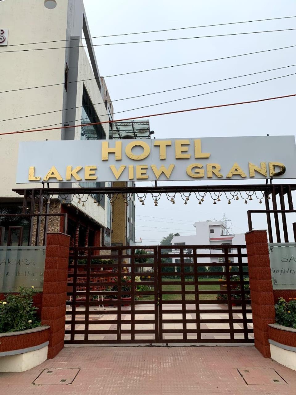 Hotel Lake View Grand Λάκναου Εξωτερικό φωτογραφία