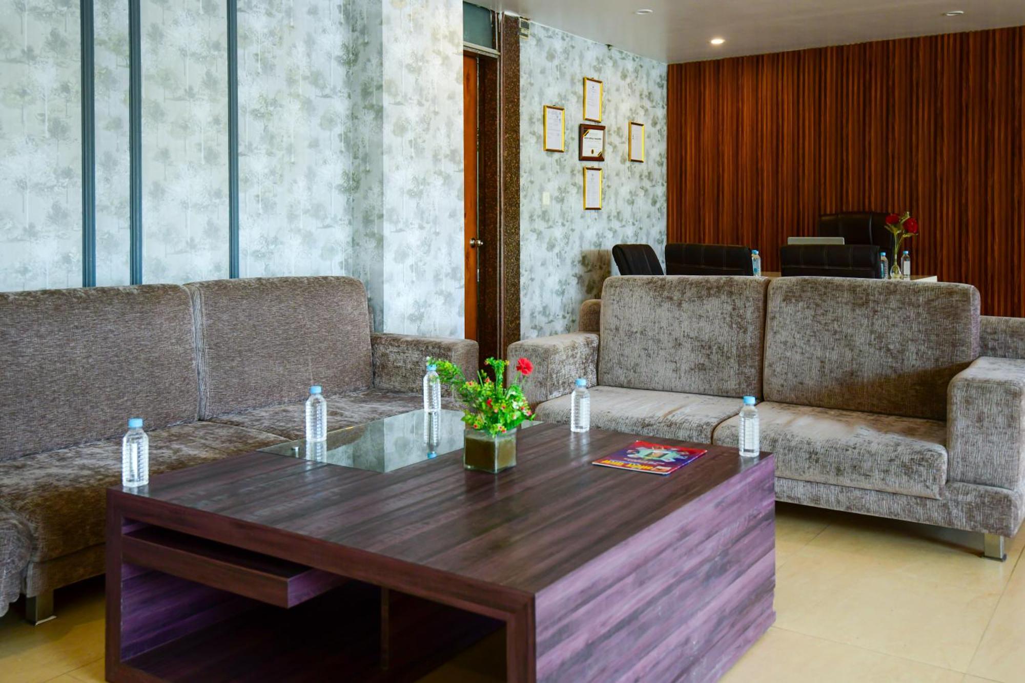 Hotel Lake View Grand Λάκναου Εξωτερικό φωτογραφία