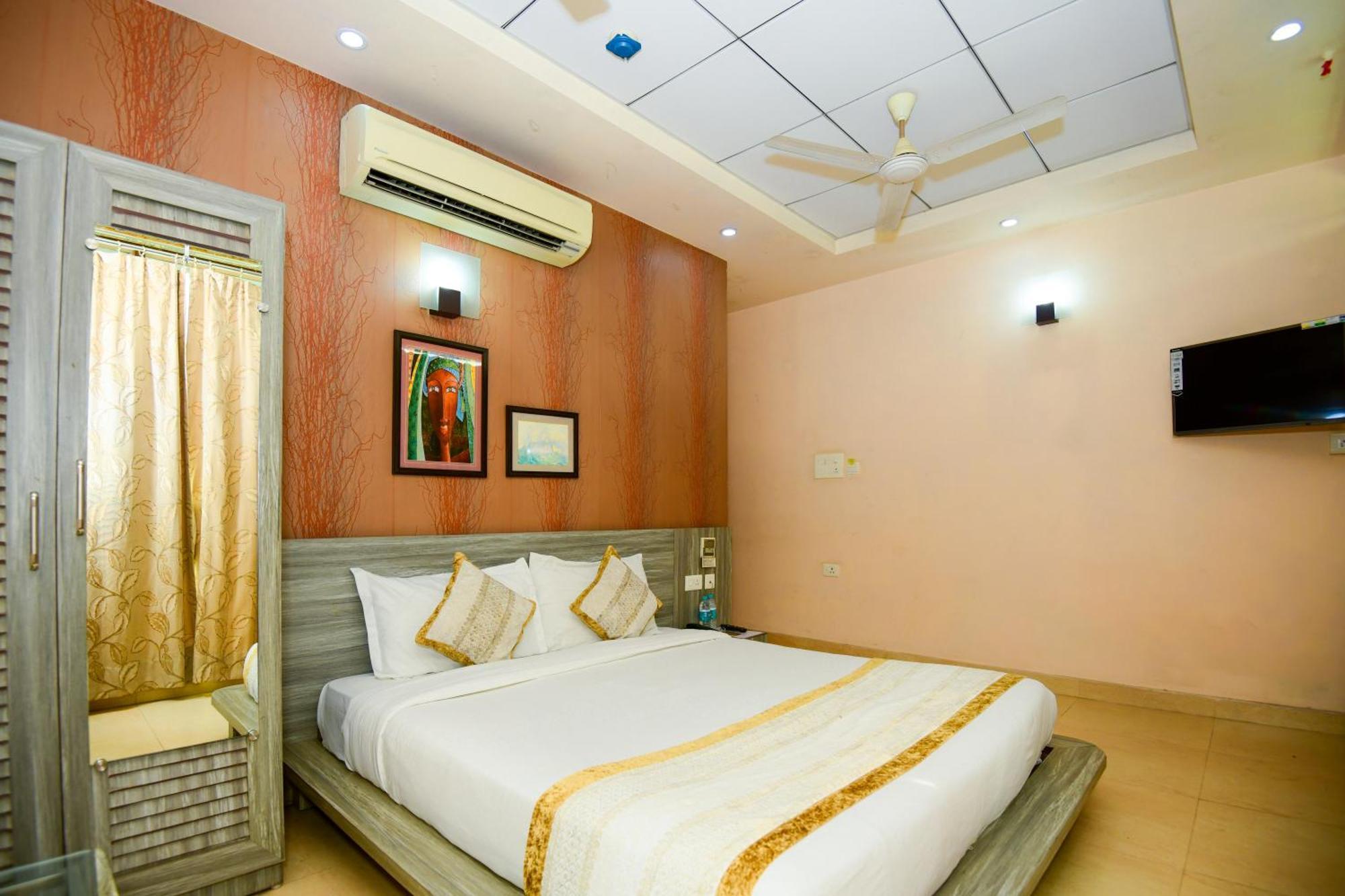 Hotel Lake View Grand Λάκναου Εξωτερικό φωτογραφία